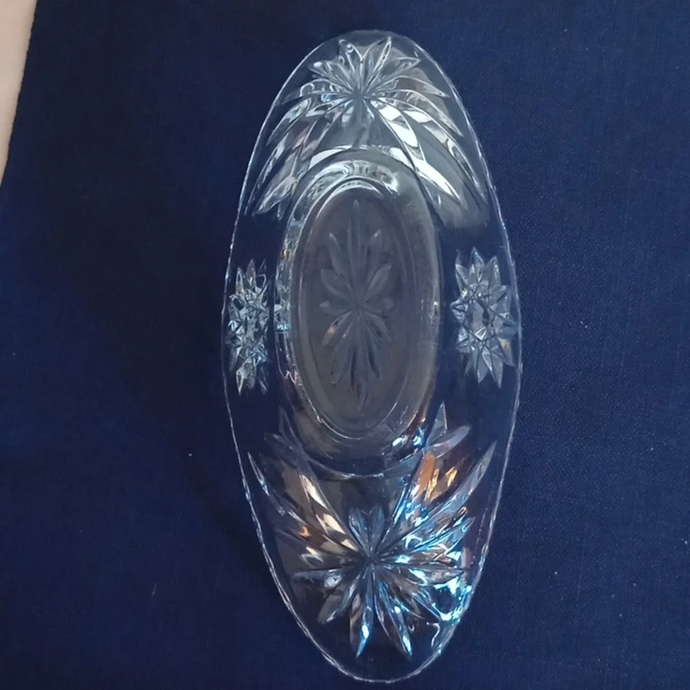 ANCHOR HOCKING EARLY AMERICAN GONDOLA DISH, MADE AT THAT TIME FOR ASPARAGUS